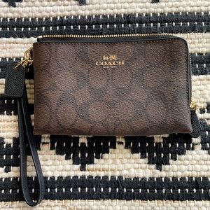 NEW Coach signature wristlet / purse.